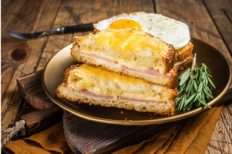 croque-madame a tányéron